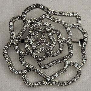 NEW Elegant Silvertone Rhinestone Floral Brooch / Pin